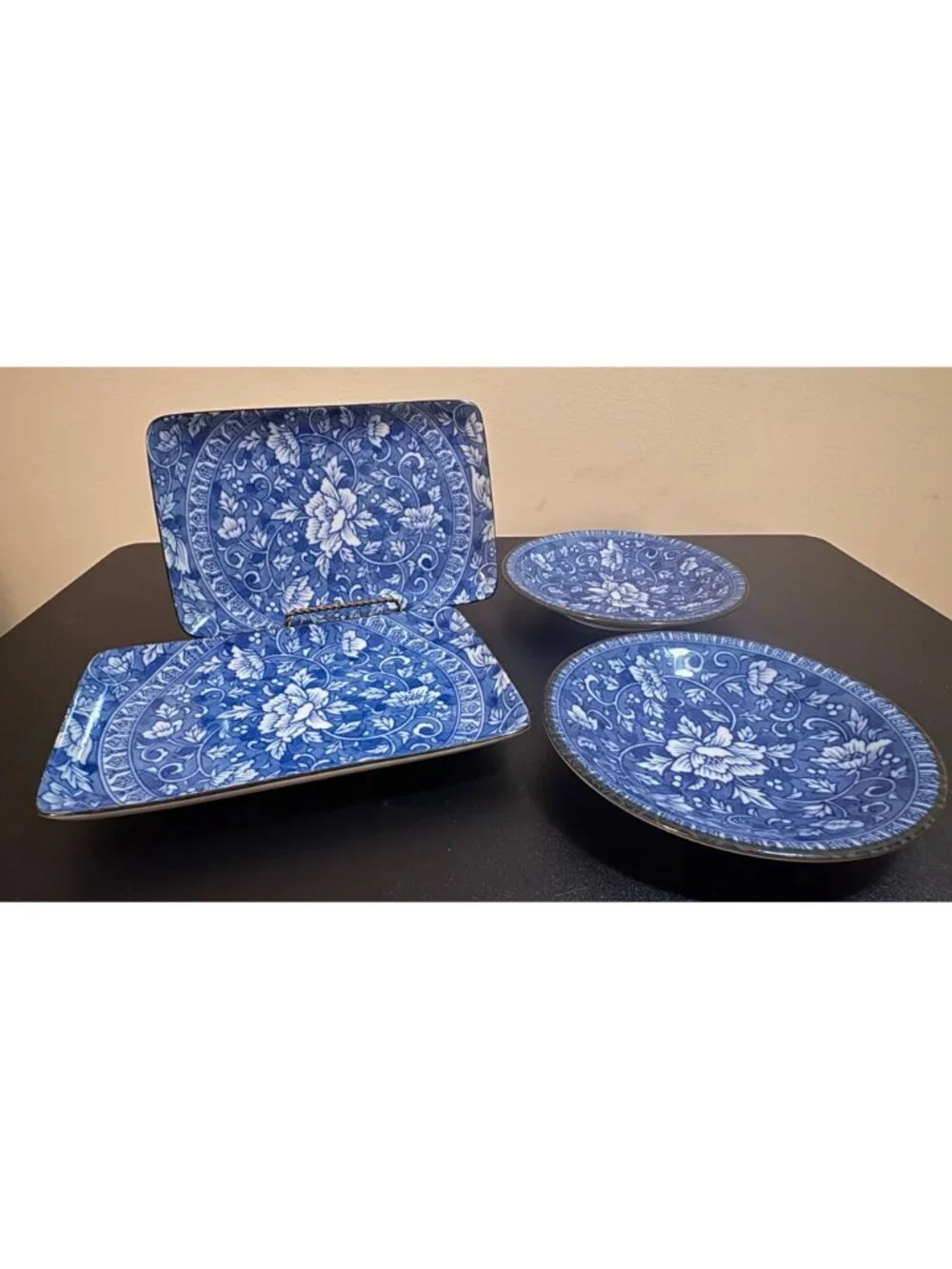 Vintage Japanese porcelain set of 4 plates, blue and white floral